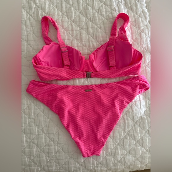 VETCHY Swimwear 🌺 Laguna Bikini Pink Set – Size XL - Picture 7 of 7